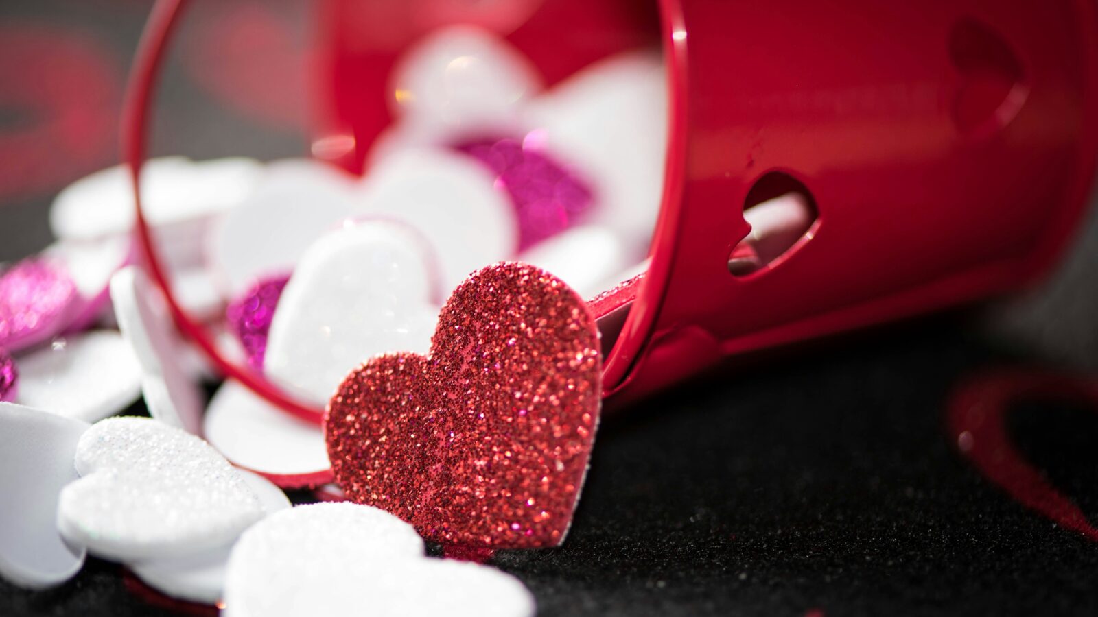 Valentine – The Day of Love and Gifts