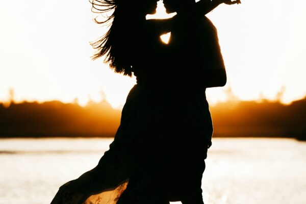 6 Types of Romantic Relationships and How to Define Yours?